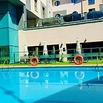 Center מלון