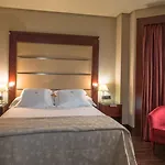 巴达霍斯中心酒店 4*
