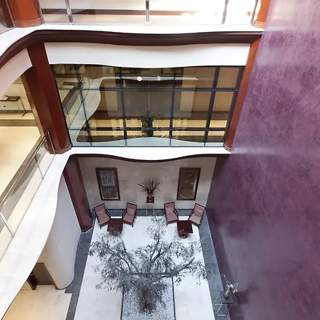 巴达霍斯中心酒店 酒店