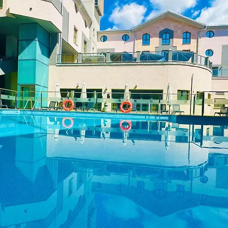 Hotel Center 4*