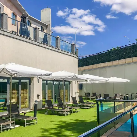 巴达霍斯中心酒店 4* 巴达霍斯