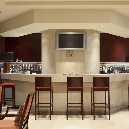 巴达霍斯中心酒店 4*