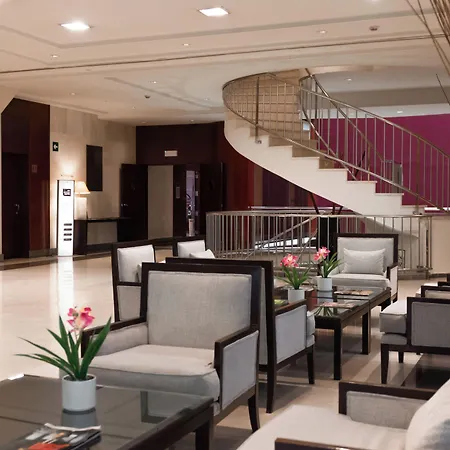 巴达霍斯中心酒店