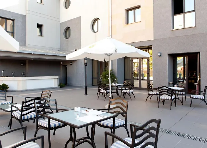 Center 4* باداخوز